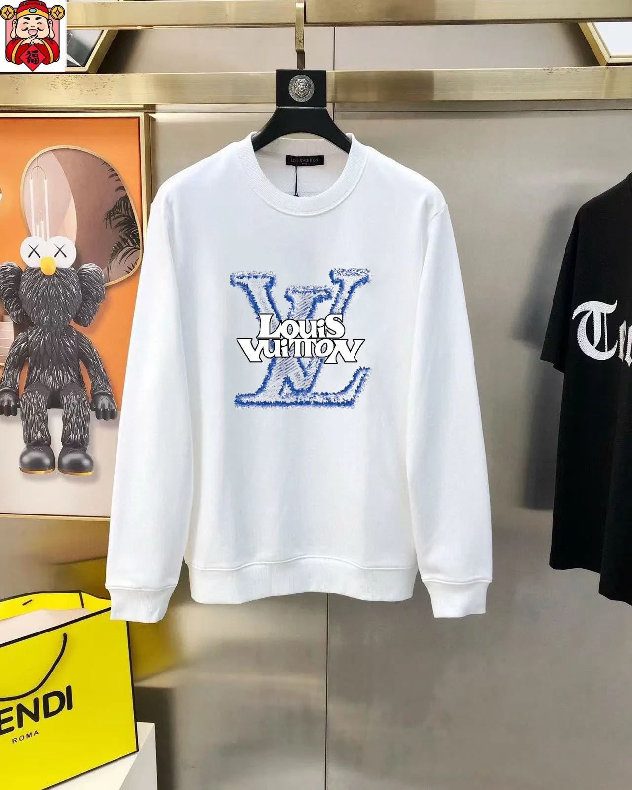 🅿️220 brand [Lv Louis Vuitton] (good news for fat people) 2025ss autumn latest long-sleeved round-neck sweatshirt, on sale simultaneously on the official website. Refreshing and breathable. Made of top Tencel Roman. Comfortable and soft. 3D three-dimensional clarity. Super fashion sense. Great for gifting and keeping for yourself. Size: M-5XL (can wear up to 220 pounds)